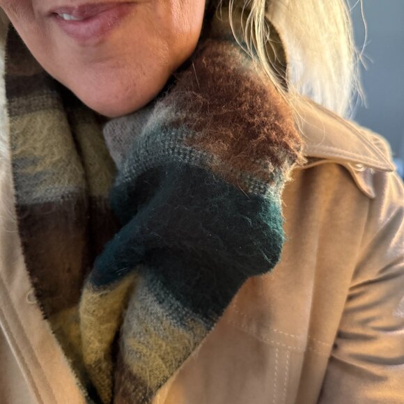 Vintage Berkshire reversible scarf w/fringe, brown/black/tan, EUC, southwestern - Picture 4 of 5